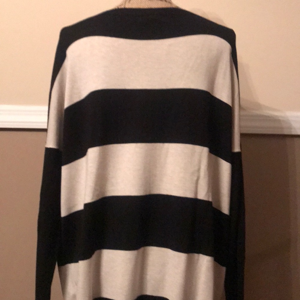 Reiss - Picture 2 of 3